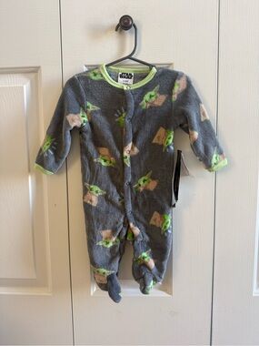 Star Wars Baby Yoda Gray and Green Fleece Footed One-Piece 3-6M